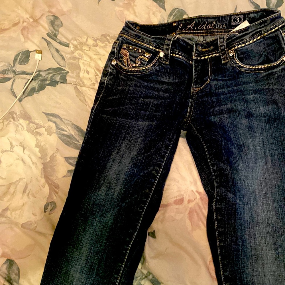 Super cute La idol jeans